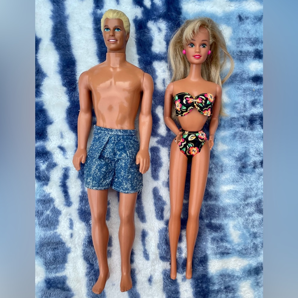 Lot Of 2 Vintage Beach Barbies 1991 Ken W/ Boardshorts & 1990 Barbie W/ Swimsuit